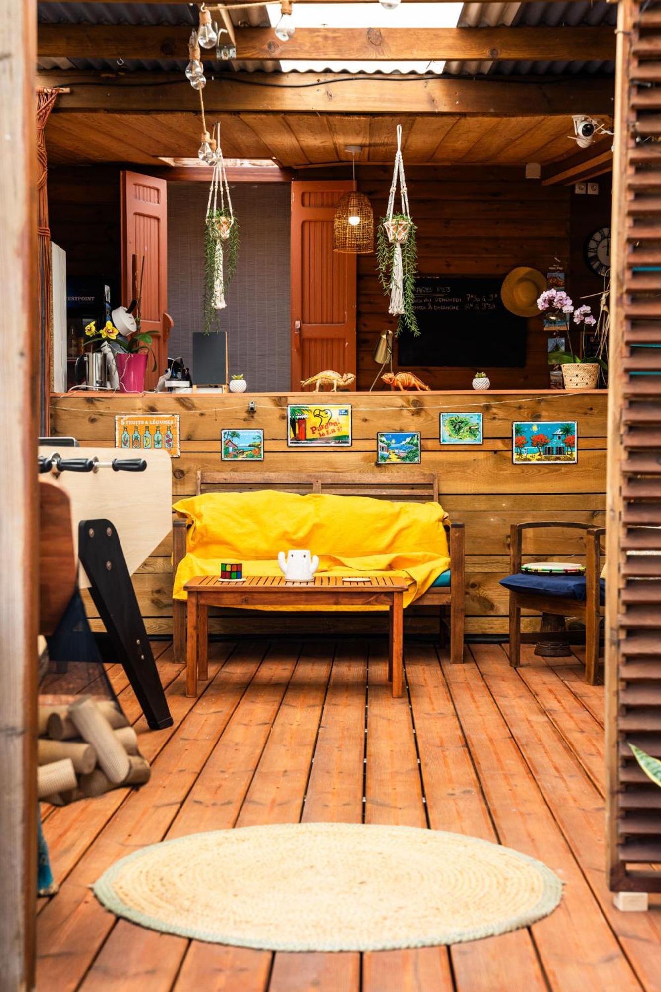 Les Baroudeurs Hostel Saint Pierre Eksteriør billede