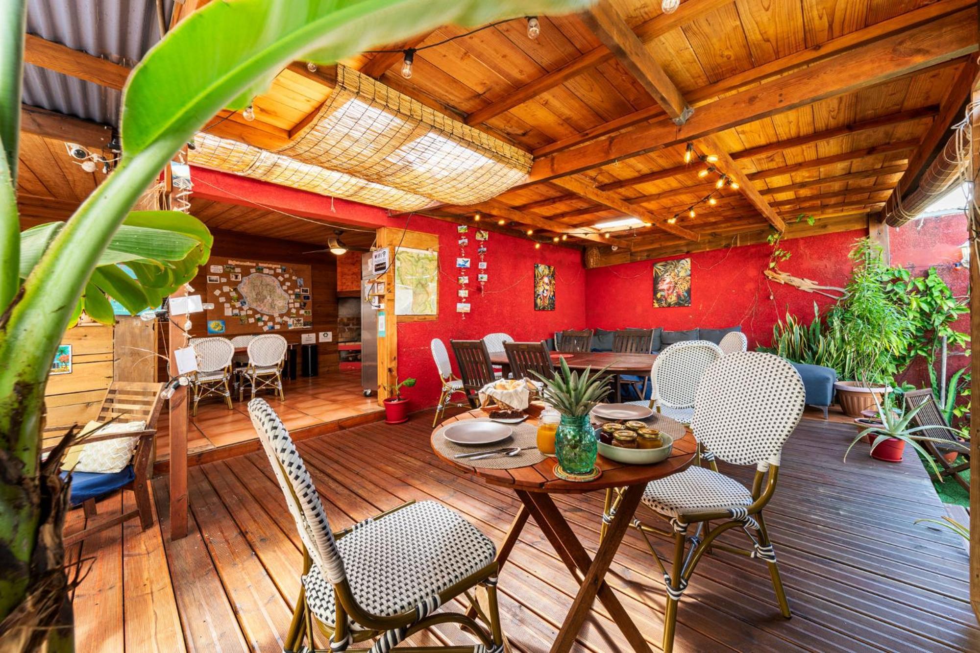 Les Baroudeurs Hostel Saint Pierre Eksteriør billede