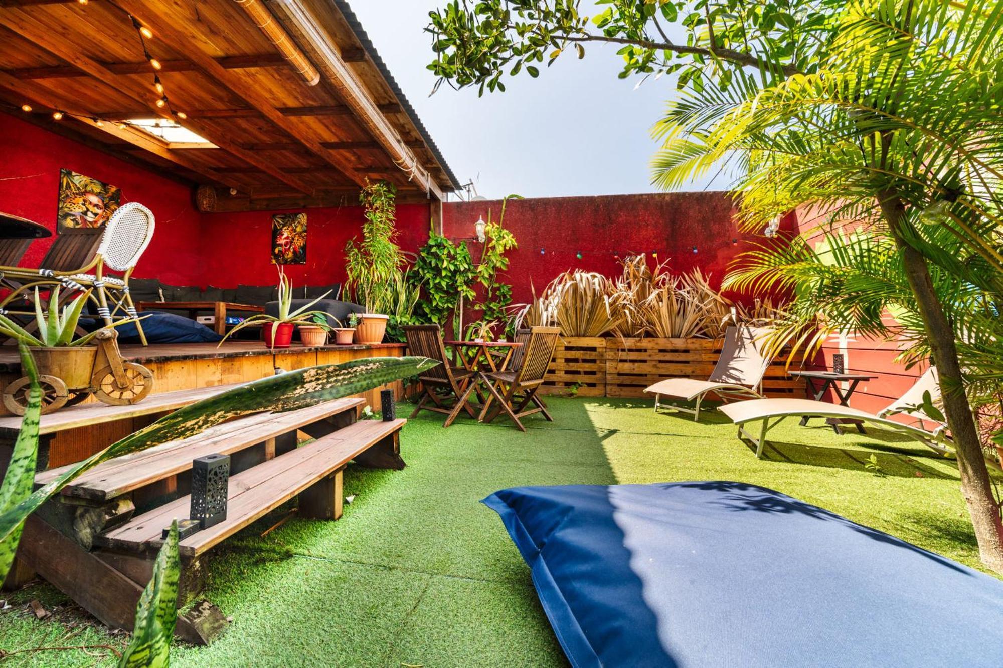 Les Baroudeurs Hostel Saint Pierre Eksteriør billede